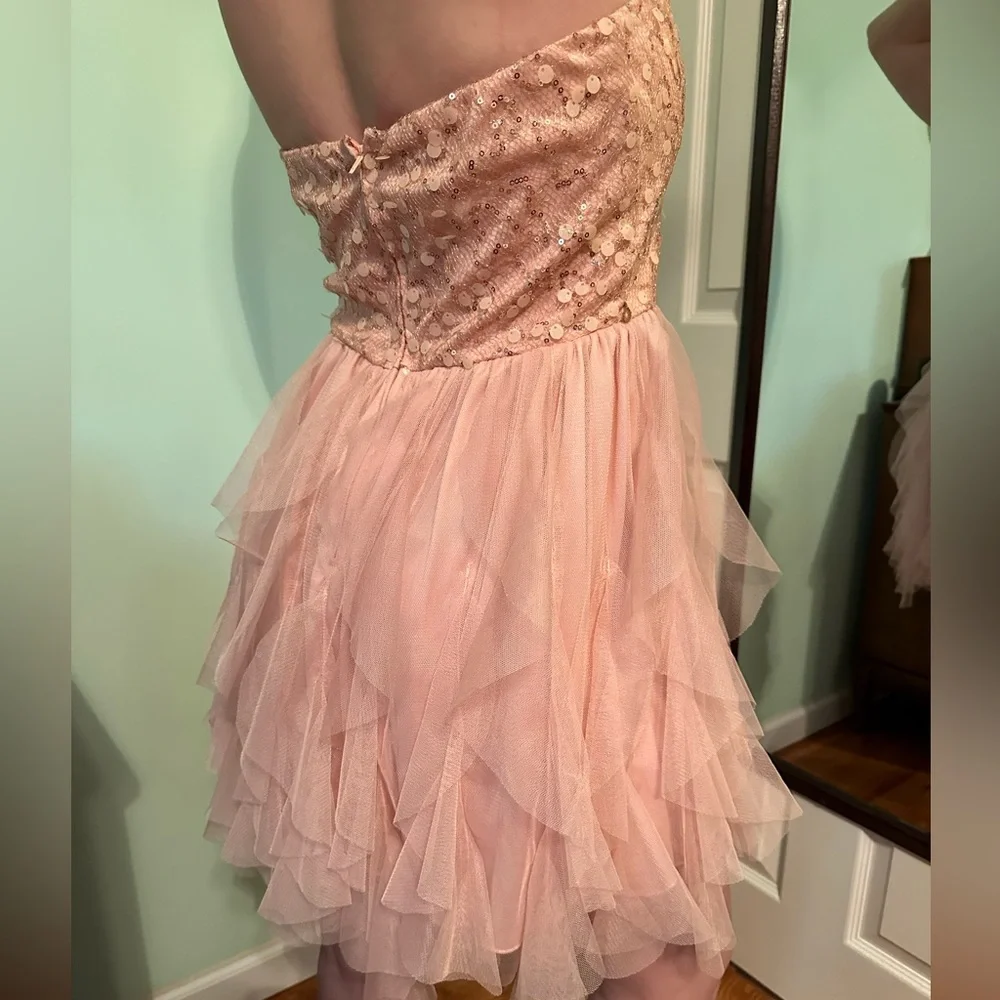 Pink sparkly strapless dress - Picture 2 of 4